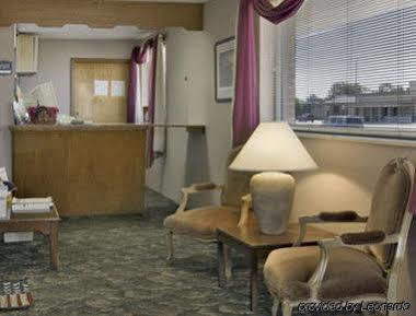 Travelodge By Wyndham Great Bend Bagian luar foto
